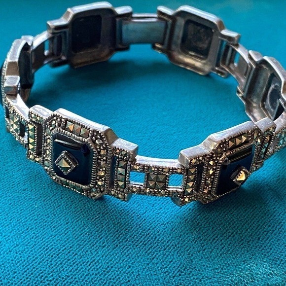 Estate Jewelry - Vintage 925 Sterling Silver Marcasite Black Onyx Panel Deco Bracelet 8 3/8"